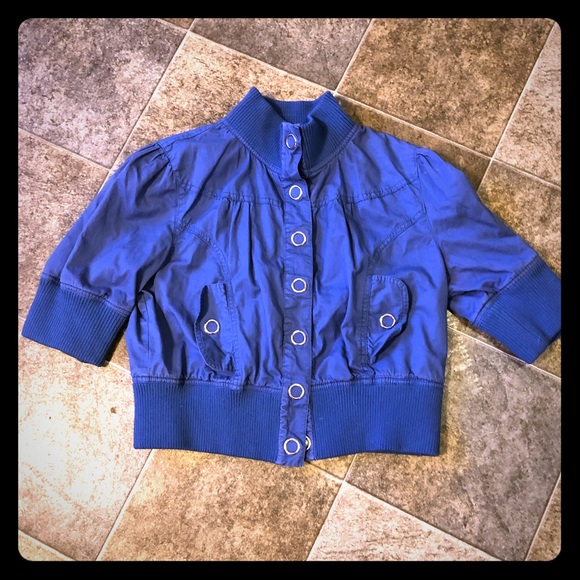 Forever 21 Jackets & Blazers - Cropped Forever 21 jacket